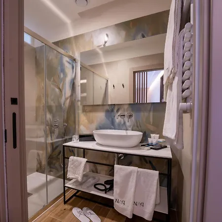 Nap Luxury Municipio Guest house